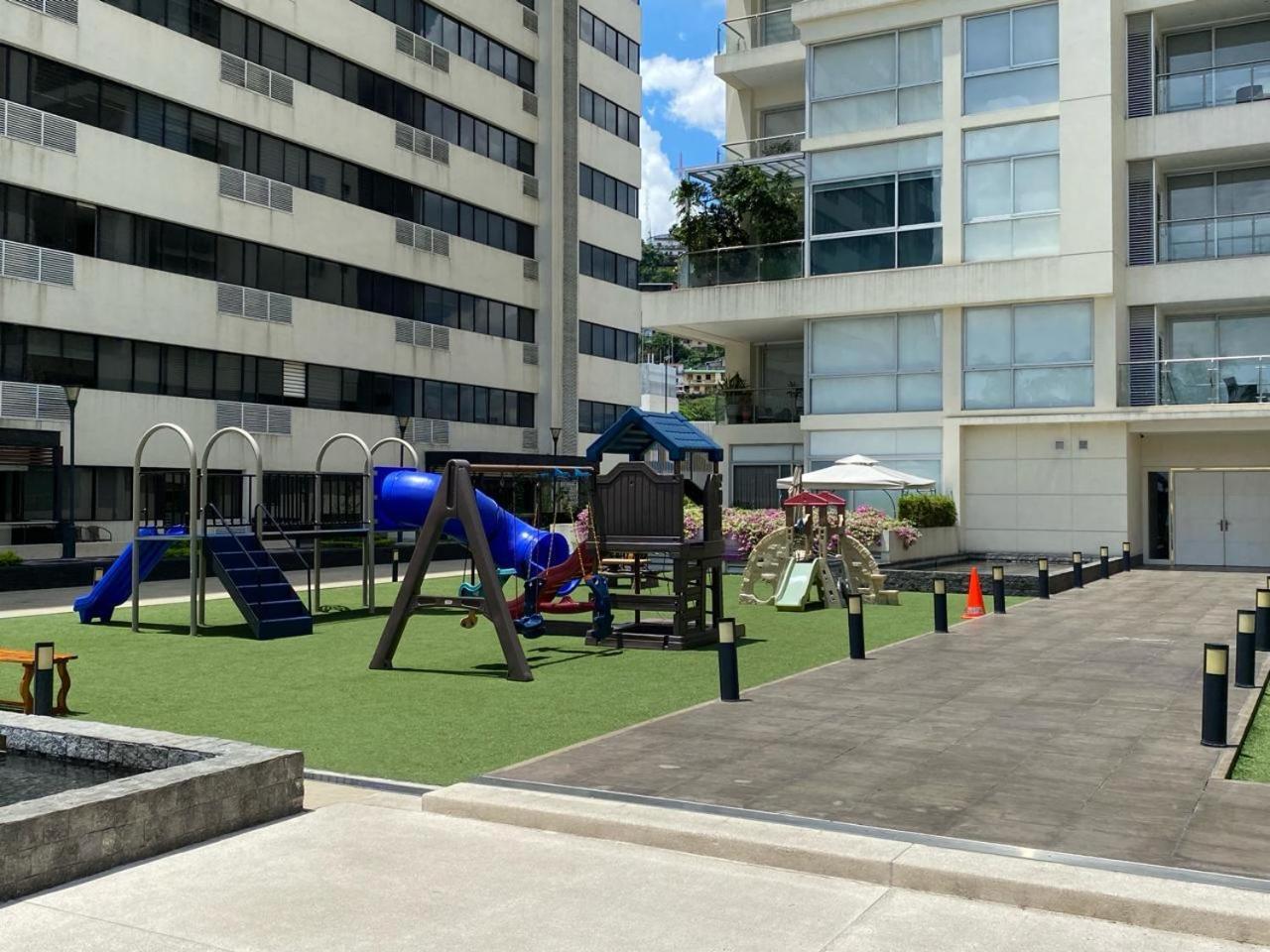 Puerto Santa Ana, Torres Bellini, 2 Dormitorios, Parqueo Guayaquil Ngoại thất bức ảnh